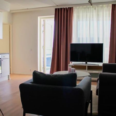 Modern Apartment With Sauna, Near Transit Hub/Dixi فانتا المظهر الخارجي الصورة