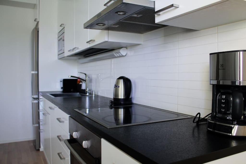 Modern Apartment With Sauna, Near Transit Hub/Dixi فانتا المظهر الخارجي الصورة