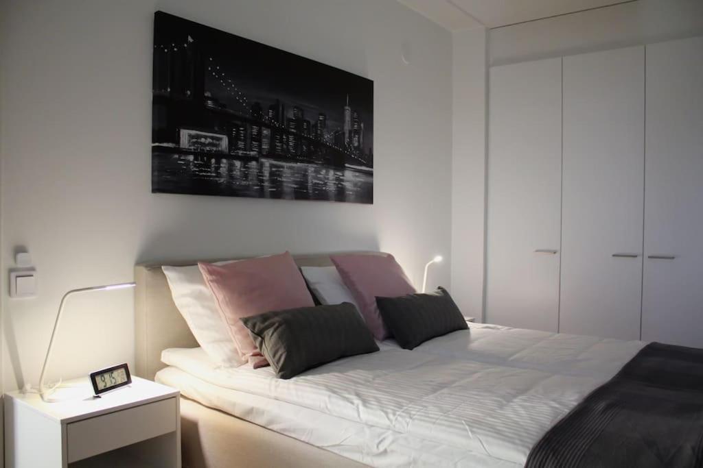 Modern Apartment With Sauna, Near Transit Hub/Dixi فانتا المظهر الخارجي الصورة